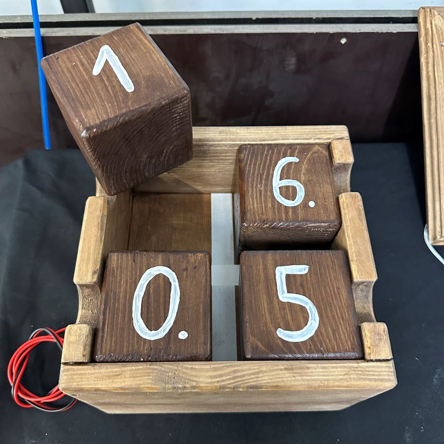 Puzzle logique à cadre cubique