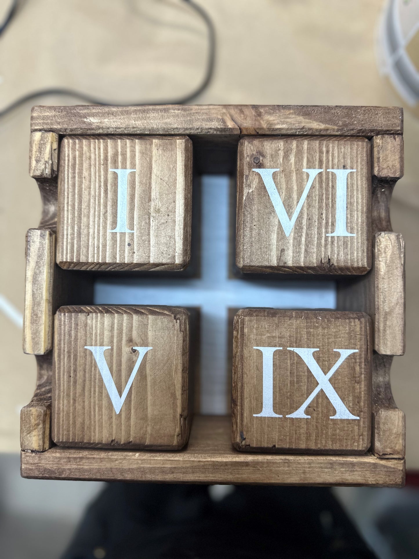 Puzzle logique à cadre cubique