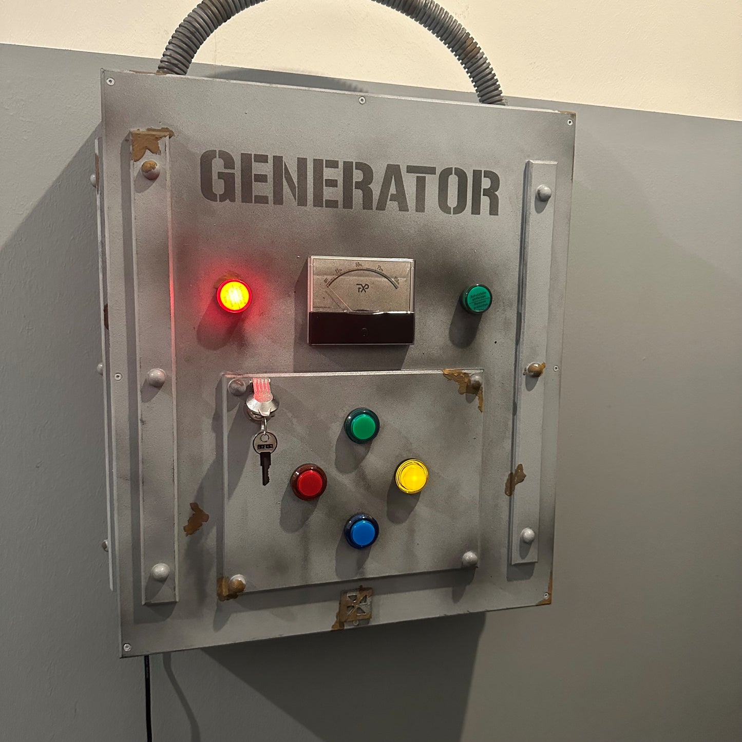 Générateur d'escape games artisanal avec jeu interactif « Jacques a dit » | Boutons lumineux, effets sonores et design réaliste