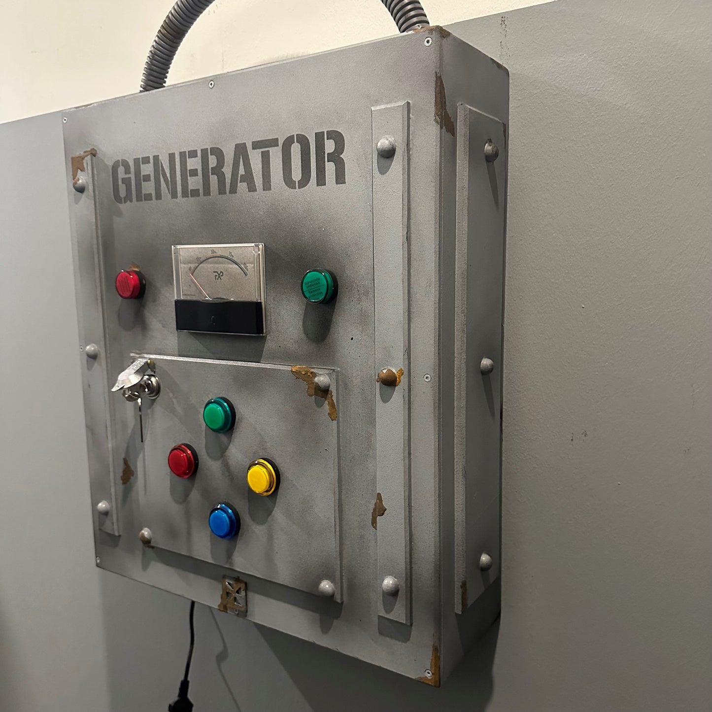 Générateur d'escape games artisanal avec jeu interactif « Jacques a dit » | Boutons lumineux, effets sonores et design réaliste