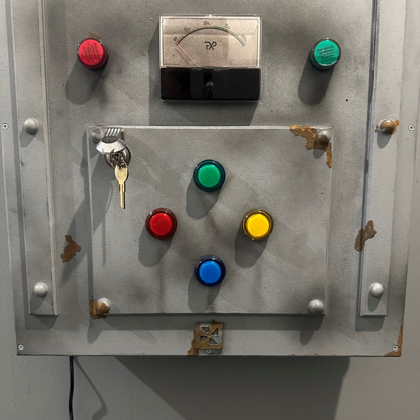 Générateur d'escape games artisanal avec jeu interactif « Jacques a dit » | Boutons lumineux, effets sonores et design réaliste